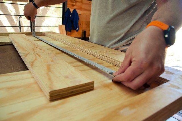 Mätning av bräda vid ett sågbord